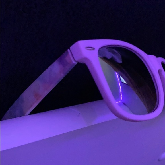 sun glasses - Picture 3 of 3